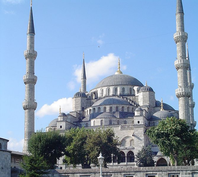 669px-Sultan_Ahmed_Mosque.jpg