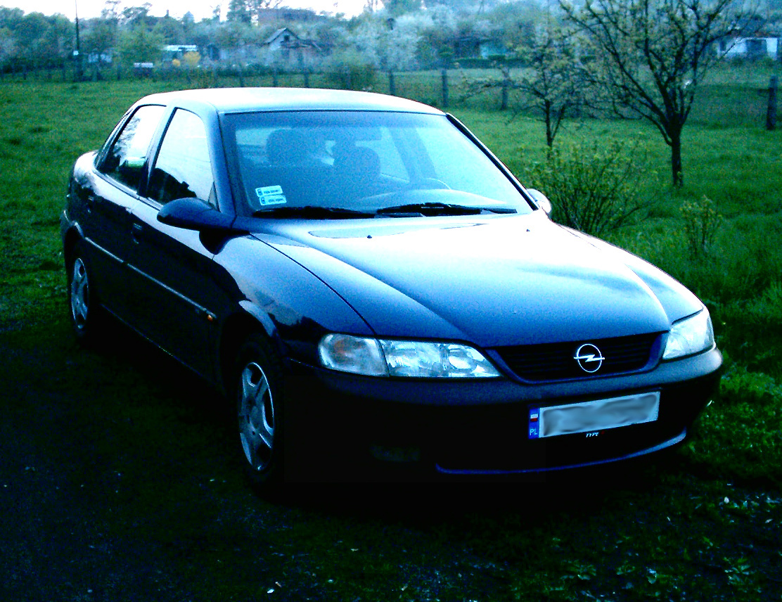 20060503104548!Opel.vectra.b-front.JPG