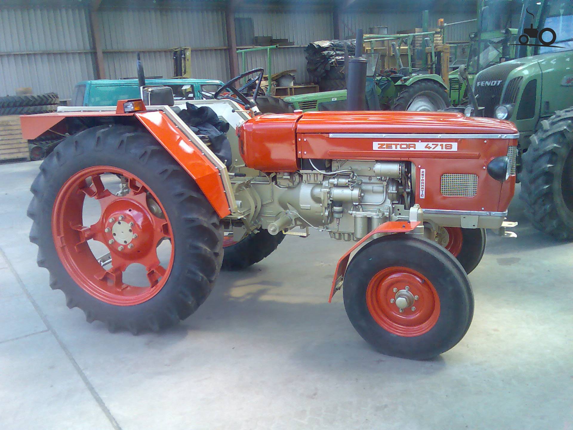 255791-4718-zetor.jpg